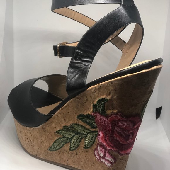 Black Leather strap  Flower Embroidery Print Cork Wedge Like New - Picture 3 of 13